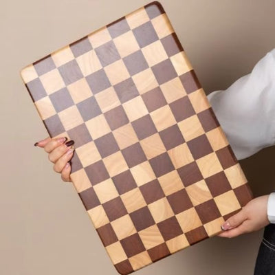 planche a decouper en bois damier coins ronds