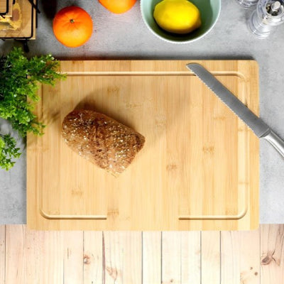 Planche en bois à découper cuisine variée 