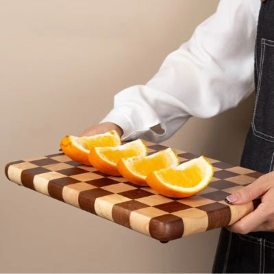 planche à découper en bois service damier